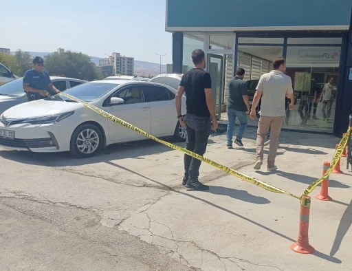 Oto galeriye silahlı saldırı: 1 yaralı
