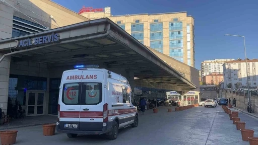 Otobüs ile motosiklet çarpıştı: 1 ölü
