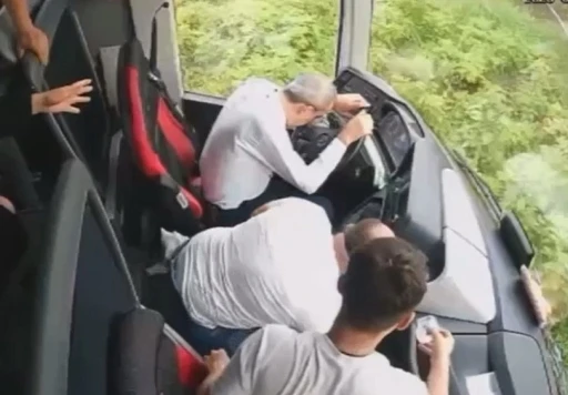 Otobüs kazasında yeni görüntüler ortaya çıktı: &quot;Şoför rahatsızlandı, ikinci kaptan yetişemedi&quot;
