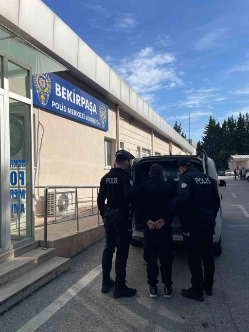 Otogarda durdurulan şahsın &quot;kasten öldürme&quot; suçundan arandığı ortaya çıktı
