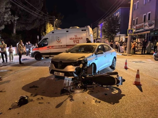 Otomobil ile motosiklet çarpıştı: 1 ağır yaralı
