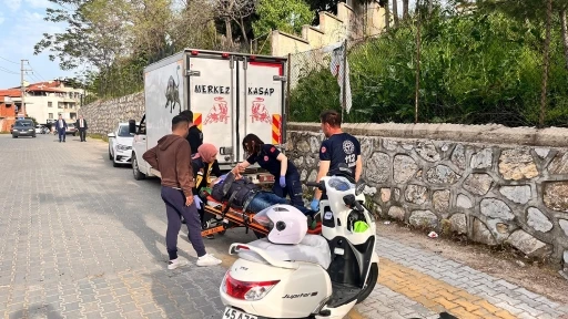 Otomobil ile motosiklet &ccedil;arpıştı;1 yaralı
