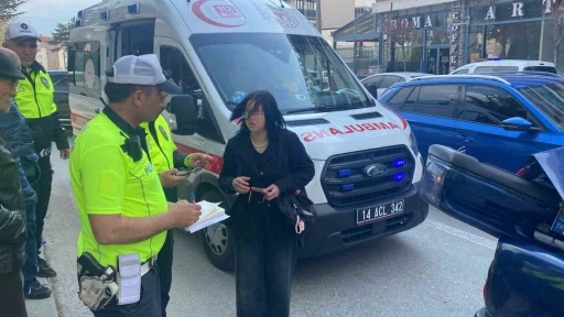 Otomobil ile motosiklet çarpıştı: 2 çocuk yaralandı
