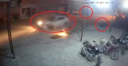 Otomobil karşı yönden gelen 2 motosikleti biçti
