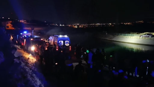 Otomobil sulama kanalına düştü: Baba ve oğlu hayatını kaybetti
