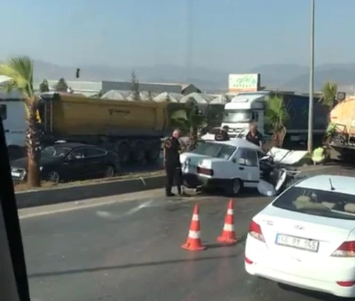 Otomobil tankere çarptı sürücü ağır yaralandı
