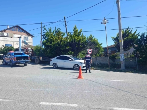 Otomobilde başından vurulmuş halde bulunan gen&ccedil; hayatını kaybetti
