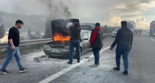 Otomobilde çıkan yangını vatandaşlar ve jandarma söndürdü

