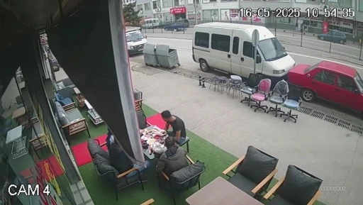 Otomobile çarpmamak için manevra yapan motosiklet sürücüsü yaralandı
