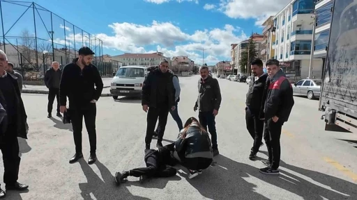 Otomobilin &ccedil;arptığı 13 yaşındaki &ccedil;ocuk yaralandı
