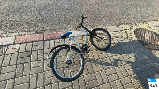 Otomobilin &ccedil;arptığı 9 yaşındaki &ccedil;ocuk yaralandı
