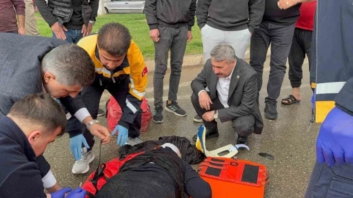 Otomobilin çarptığı yaşlı kadına ilk müdahaleyi milletvekilleri yaptı
