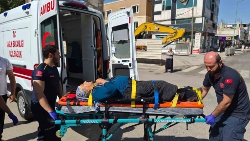 Otomobilin &ccedil;arptığı yaya yaralandı
