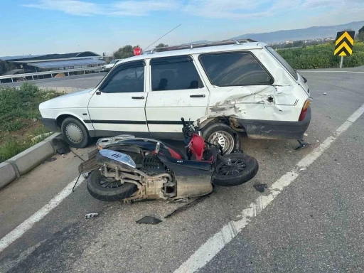 Otomobille &ccedil;arpışan motosikletin s&uuml;r&uuml;c&uuml;s&uuml; hayatını kaybetti
