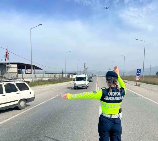 Otoyolda havadan trafik denetimi
