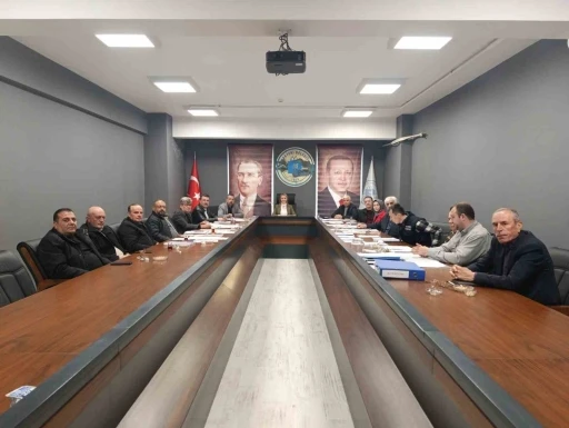 Oylar eşit &ccedil;ıkınca Meclis 1. Başkanvekili kurayla belirlendi
