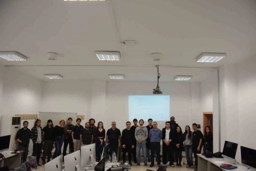 Oyun D&uuml;nyasının mutfağından akademik bakış: Noyan Culum gen&ccedil;lerle buluştu
