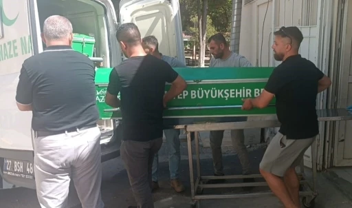 Oyun oynarken boynuna bornoz ipi dolanan 6 yaşındaki Özlem kurtarılmadı
