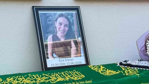 Oyuncu İrtem&rsquo;i, Kuşadası&rsquo;nda sevenleri son yolculuğuna uğurladı

