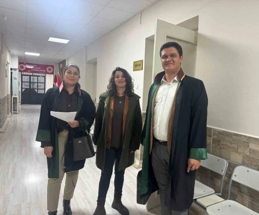 Oyuncu Metin Akpınar&rsquo;ın biyolojik kızı tazminat davasını kazandı
