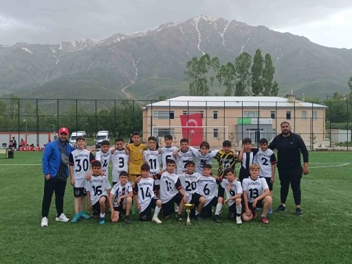 Özalp Gençlikspor U12 Futbol Takımı şampiyon oldu
