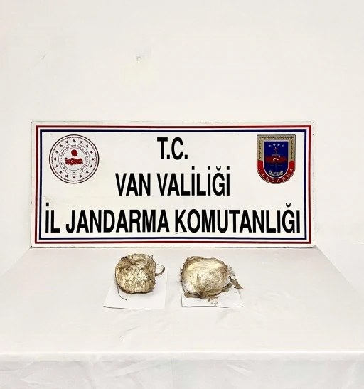 &Ouml;zalp&rsquo;te 4 kilo 270 gram afyon sakızı ele ge&ccedil;irildi
