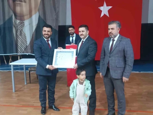 &Ouml;zalp&rsquo;te &lsquo;Ramazanla &Ouml;ğreniyorum&rsquo; projesinin &ouml;d&uuml;l t&ouml;reni yapıldı
