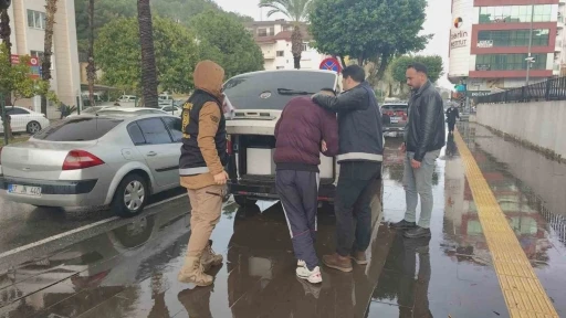&Ouml;zbek kadınları fuhuşa zorlayan 2 kişi tutuklandı
