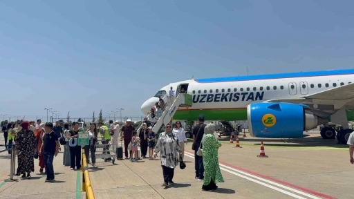 Özbekistan’dan Gazipaşa-Alanya Havalimanı’na ilk direkt uçuş gerçekleşti

