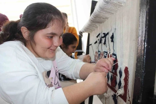 Özel bireyler mutfağa girip yaptıkları kurabiyelerle ağızları tatlandırdı
