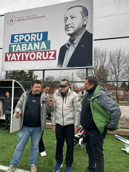 Özel bireyler uzmanlar eşliğinde dron uçurmayı deneyimledi
