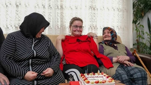 Özel bireylere doğum günü sürprizi

