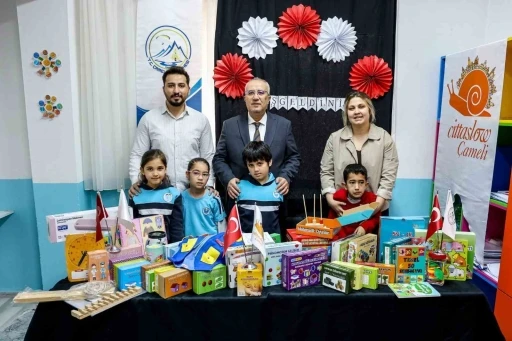 &Ouml;zel eğitim &ouml;ğrencilerine malzeme desteği
