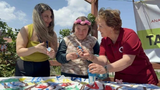 &lsquo;&Ouml;zel&rsquo; etkinlikte 7&rsquo;den 70&rsquo;e 3 kuşak &ouml;ğrenciler bir araya geldi
