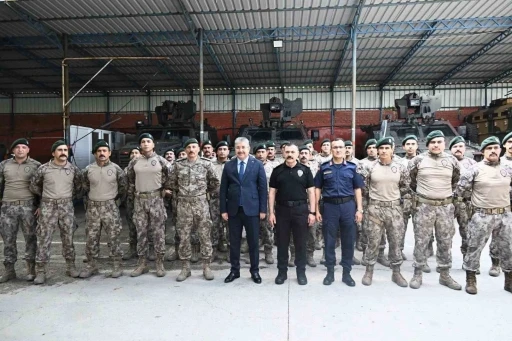 Özel Harekat polisleri dualarla Suriye’ye uğurlandı
