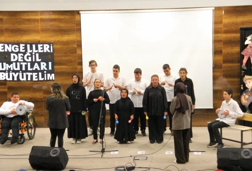 &Ouml;zel &ouml;ğrencilerden Engelliler Haftası etkinliği
