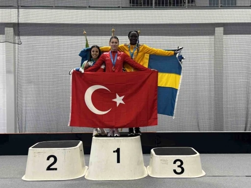 Özel sporcu Aysel Önder, rekor kırarak Avrupa şampiyonu oldu
