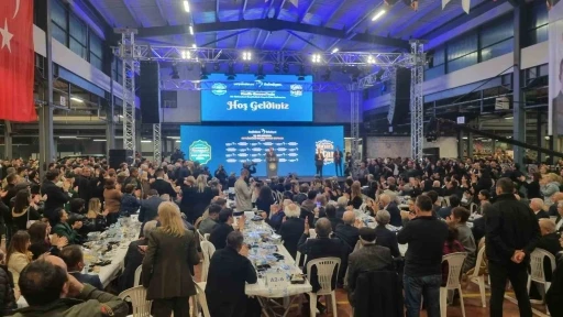 Özgür Özel Beylikdüzü’nde iftar programına katıldı
