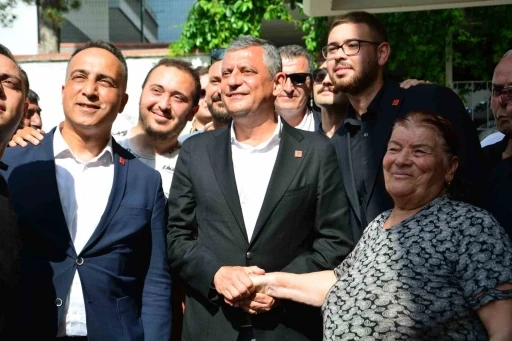 &Ouml;zg&uuml;r &Ouml;zel&rsquo;den eski milletvekili K&ouml;se&rsquo;ye başsağlığı ziyareti
