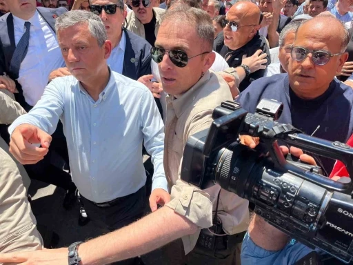 &Ouml;zg&uuml;r &Ouml;zel&rsquo;den Kılı&ccedil;daroğlu&rsquo;na &ccedil;ağrı: "Başkası kazanırsa elini &ouml;peceğim"
