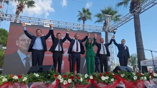 Özgür Özel Halk Kafe’nin Açılışını Gerçekleştirdi