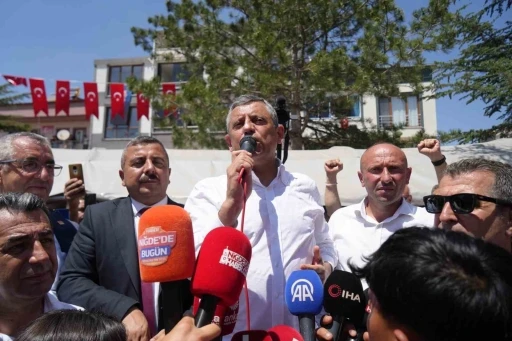 &Ouml;zg&uuml;r &Ouml;zel: "Yolumuza devam edeceğiz"
