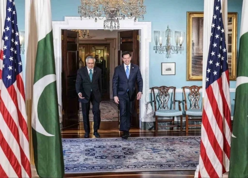 Pakistan Dışişleri Bakanı Dar, ABD&rsquo;li mevkidaşı Rubio ile bir araya geldi
