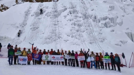 Paland&ouml;ken&rsquo;de buz tırmanışı eğitimi başarıyla ger&ccedil;ekleşti
