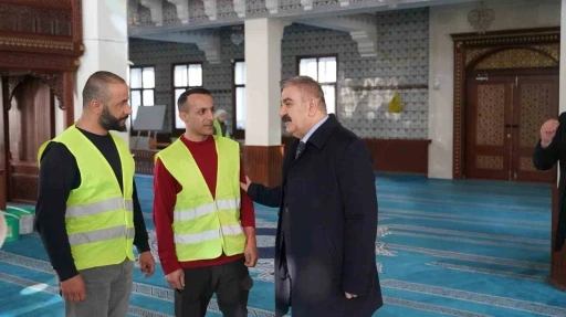 Paland&ouml;ken&rsquo;de Camiler Ramazan ayına hazırlanıyor
