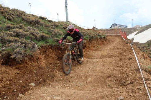Paland&ouml;ken&rsquo;de Downhill T&uuml;rkiye Şampiyonası heyecanı
