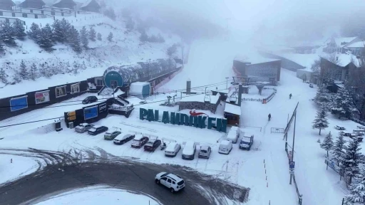 Paland&ouml;ken&rsquo;de kar kalınlığı 210 santimetreye ulaştı
