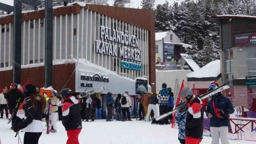Paland&ouml;ken&rsquo;de s&ouml;mestir tatili yoğunluğu
