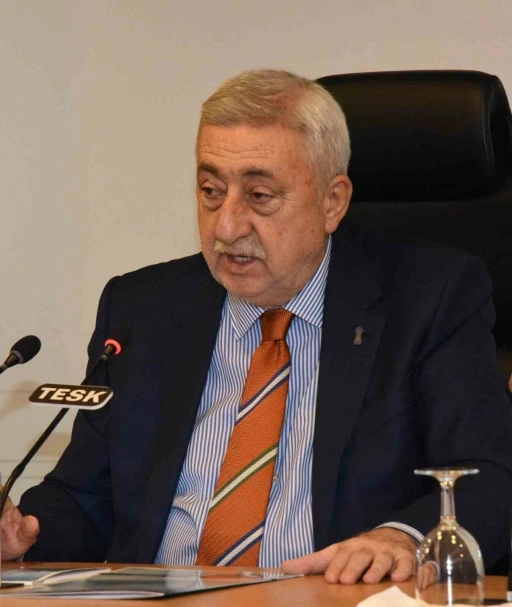 Palandöken: &quot;Demokrasiye sahip çıkan milletimize minnettarız&quot;
