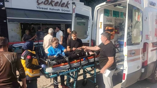 Palmiyeye &ccedil;arpan Tofaş hurdaya d&ouml;nd&uuml;: 4 gen&ccedil; yaralandı
